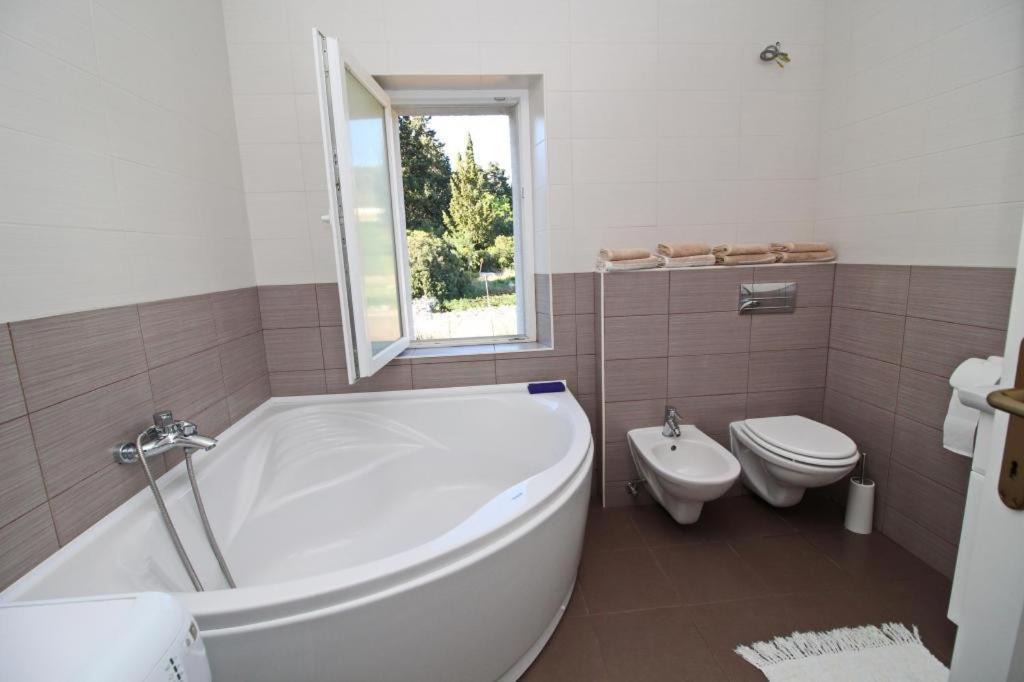 Apartment Lucija Vela Luka Exteriör bild