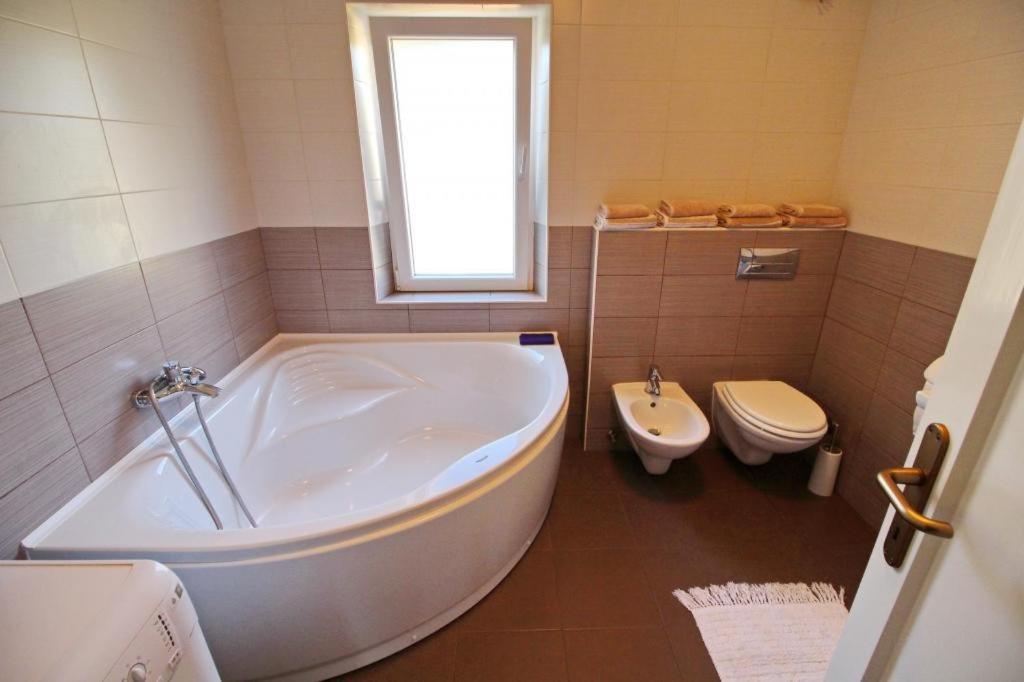 Apartment Lucija Vela Luka Exteriör bild