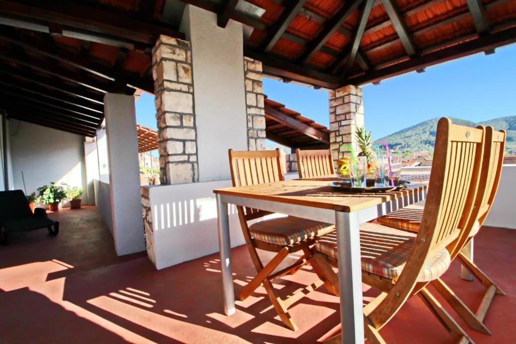 Apartment Lucija Vela Luka Exteriör bild
