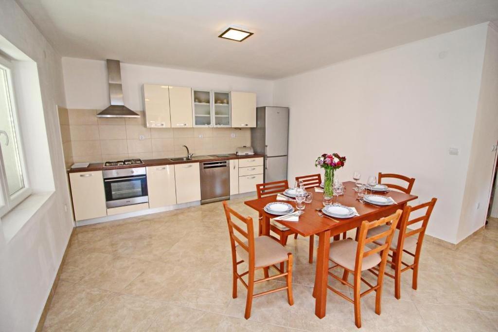 Apartment Lucija Vela Luka Exteriör bild